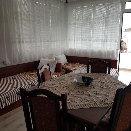 Megi Apartments Sozopol Bagian luar foto